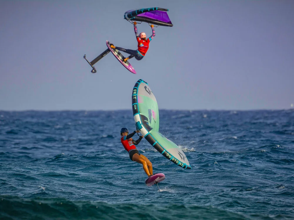 La tua prima lezione di wing foil a Lanzarote — vola sul mare con istruttori PRO