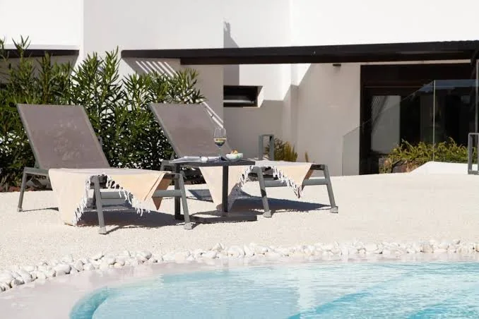 Retiro eco minimalista con paisaje volcánico en Mana Eco Retreat Lanzarote